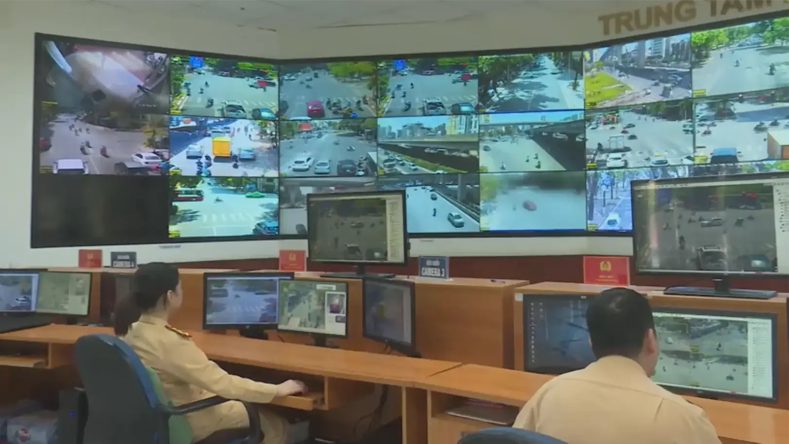 703 lượt xe vượt đèn đỏ tại một ngã tư trong 24h